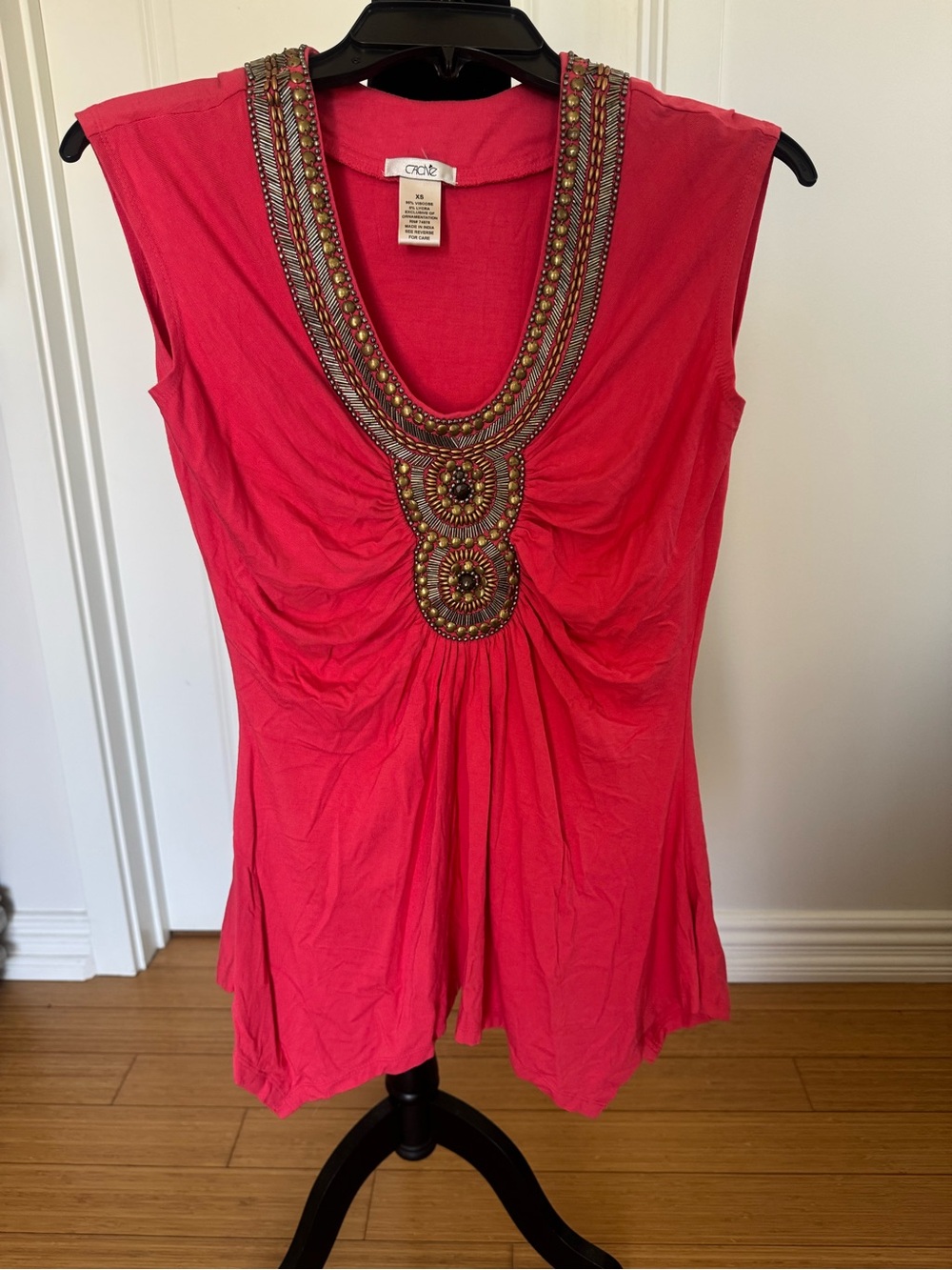 💖 Embellished V-Neck Tunic
Like New Never Been Worn!! 💖